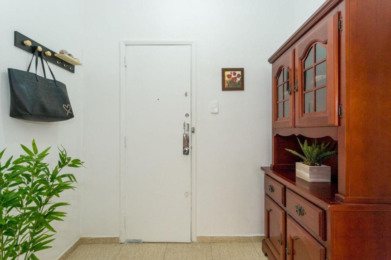 Copacabana Comfort: Beachside Retreat with Modern Amenities Rio de Janeiro Exterior photo